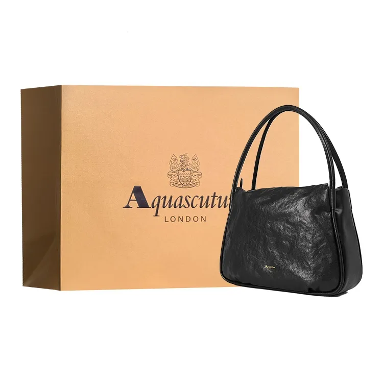 AQUASCUTUM Cow Leather One Shoulder Commute Handbag Tubas Women's Black-3