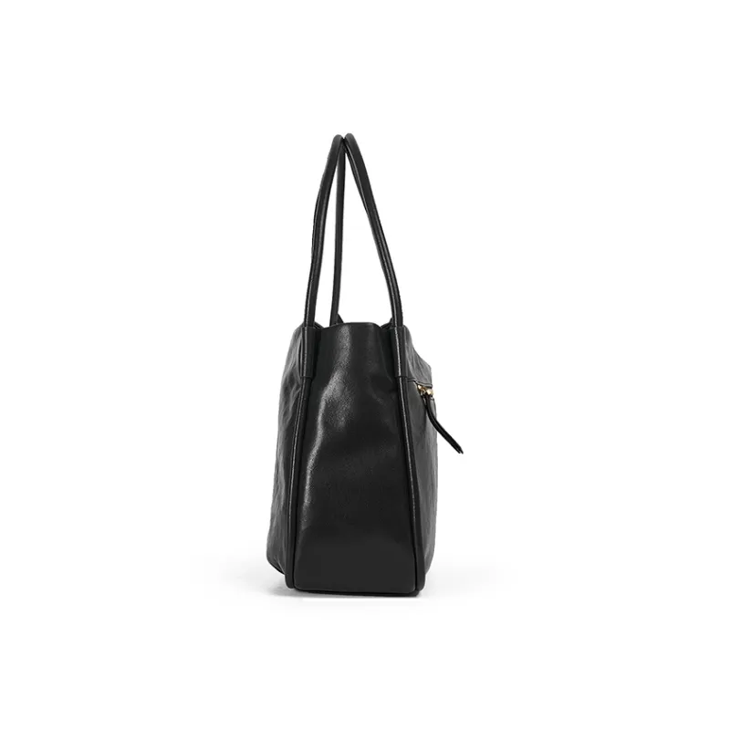 AQUASCUTUM Cow Leather One Shoulder Commute Handbag Tubas Women's Black-2