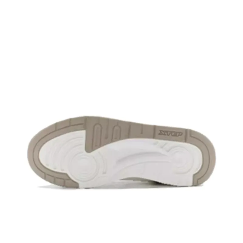 XTEP Coverage Warm Low Top Skateboard Shoes Men's Clay-1