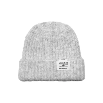 Cranta Komeia Acrylic Beanies Women's