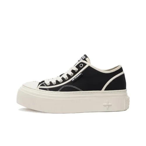 SMFK Low-Top Skateboard Shoes Women's Black White