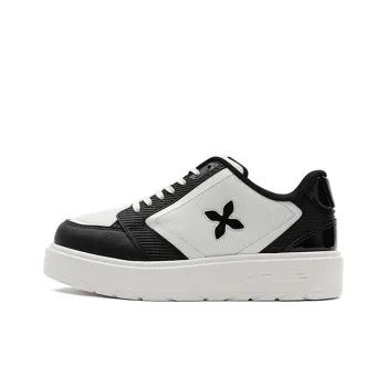 SMFK Wear Resistant Low Top Skateboard Shoes Women's Black White