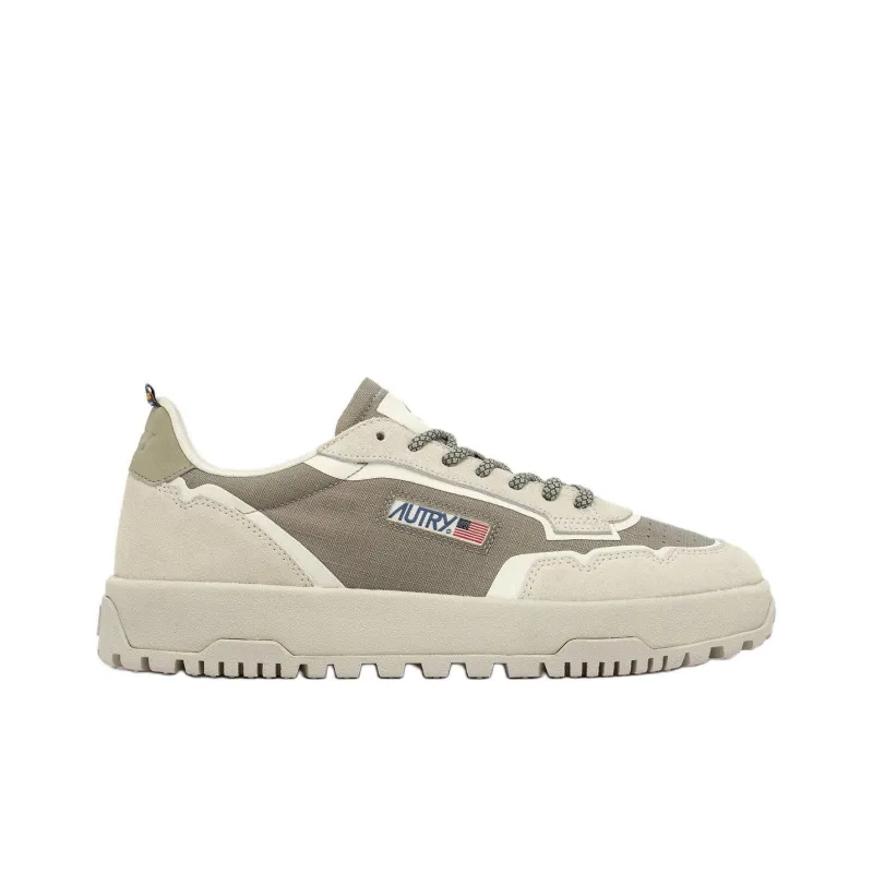 AUTRY Wildpace Low Top Skateboard Shoes Women's Beige Gray-1