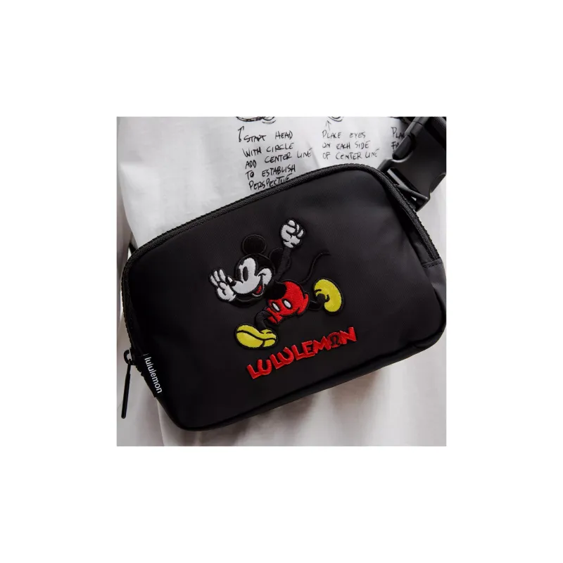 Lululemon × Disney Collaboration Everywhere Nylon One Shoulder Crossbody Fanny Pack Unisex Black-4