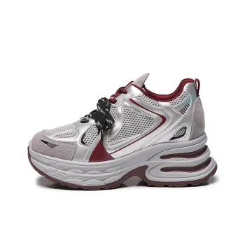 Bull Charm Abrasion Resistant Low Top Chunky Sneakers Women's