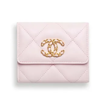 CHANEL 22c Early Spring Wallets