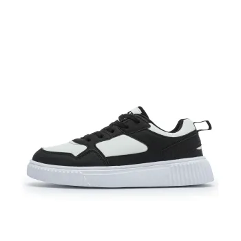 Singing Cushioning Lightweight Support Low Top Skateboard Shoes Unisex Black White