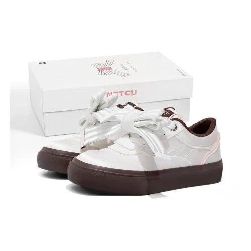 NSTCU Slip Resistant Low Top Skateboard Shoes Women's Silk Butterfly