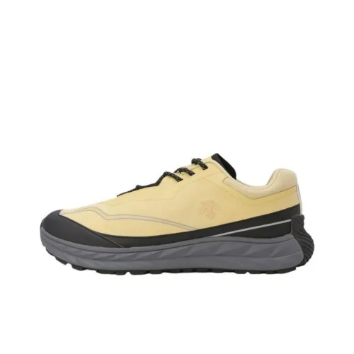 DESCENTE Anti Slip Wear Resistant Low Top Casual Shoes Unisex Yellow Black