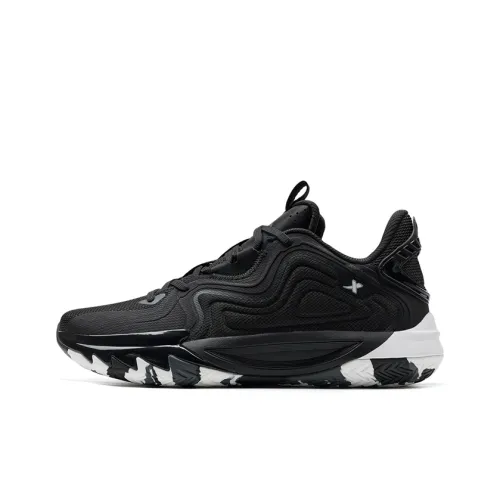 XTEP Non slip Support Low Top Basketball Shoes Men's Black