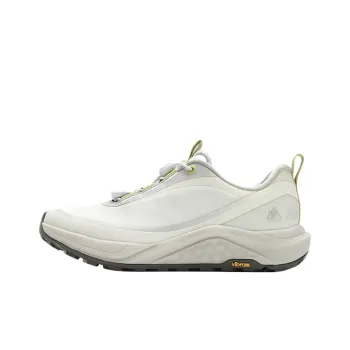 FILA BOA WOLF 2+ Abrasion Resistant Low Top Running Shoes Women's Early Snow
