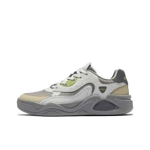 Erke The Clouds Come Wear Resistant Slip Resistant Low Top Skateboard Shoes Men's Medium Gray White Dew Gray