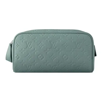LOUIS VUITTON Dopp Kit
