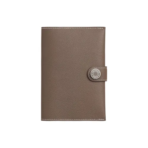 HERMES Evercolor Calfskin Passport Holder Men's Brown