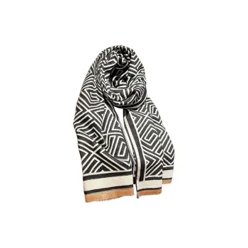 Cranta Komeia Shawls Women's