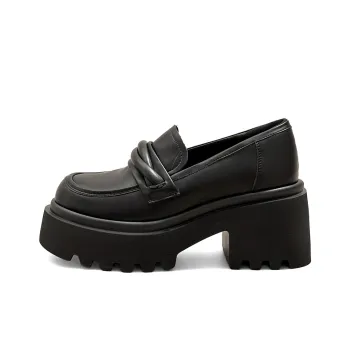 A Poinsettia Princess Loafers Women's Black