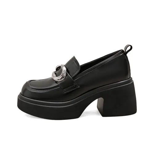 A Poinsettia Princess Loafers Women's