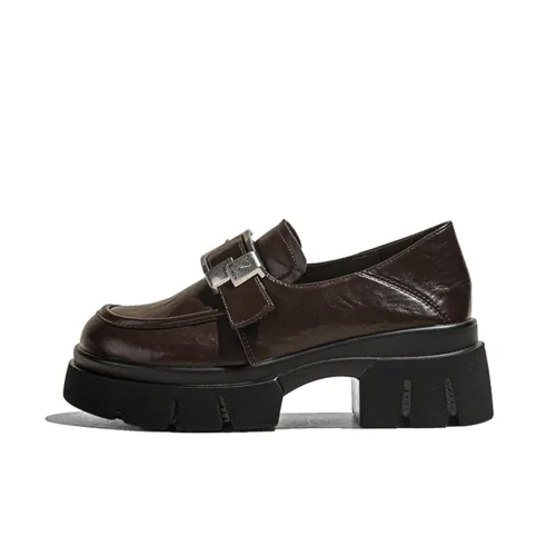 A Poinsettia Princess Loafers Women's