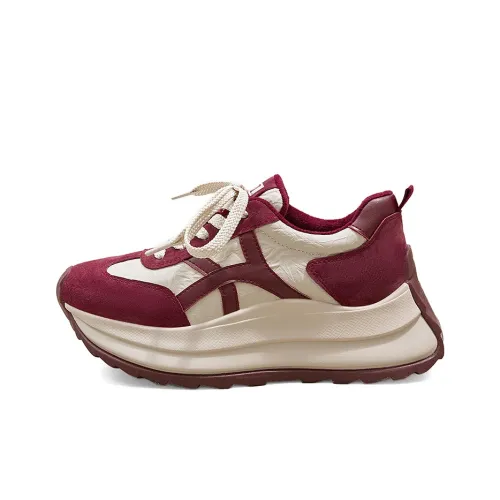 A Poinsettia Princess Chunky Sneakers Women's
