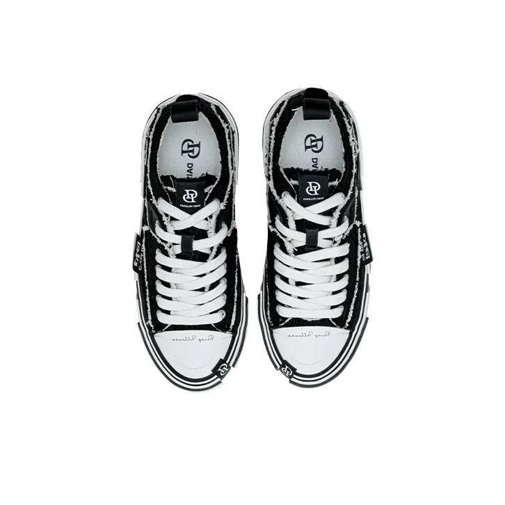 Daisy Fellowes Chocolate Series Low-Top Skateboard Shoes Unisex Chanel-Inspired Black-3