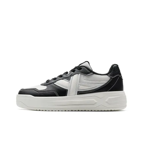 XTEP Air Force One Lightweight Wear-Resistant Height Increasing Low-Top Skateboard Shoes Women's White Black