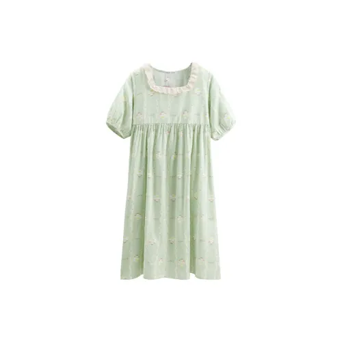 FENTENG x LINE FRIENDS Brown Bear Nightgown Women's Light Green