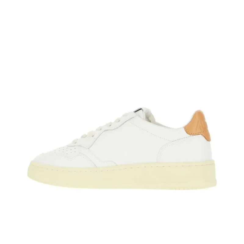 AUTRY Medalist Low-Top Skateboard Shoes Women's White-1