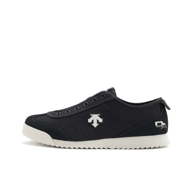 DESCENTE Abrasion Resistant Low Top Casual Shoes Women's Black-0