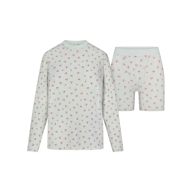 SKIMS Valentine's Day Collection SS25 BOYFRIEND LONG SLEEVE AND BOXER SET Pajama Set Unisex Cloud Cherry Print-0