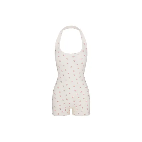 SKIMS Valentine's Day Collection SS25 LOGO POINTELLE HALTER ONESIE Lt Women's Marble Pink Rosebud Print