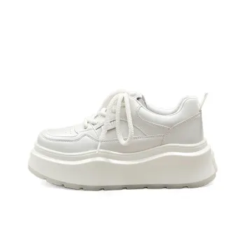 A Poinsettia Princess Low Top Skateboard Shoes Women's