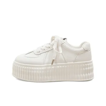 A Poinsettia Princess Low Top Skateboard Shoes Women's