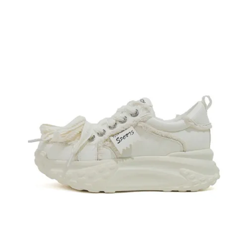 A Poinsettia Princess Low Top Chunky Sneakers Women's
