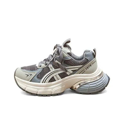 A Poinsettia Princess Low Top Chunky Sneakers Women's