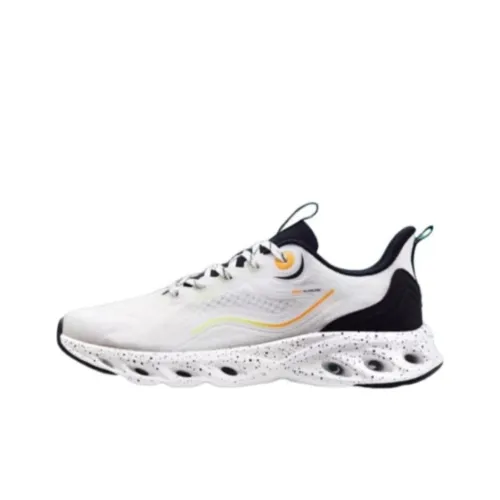 XTEP Abrasion Resistant, Breathable, Lightweight Low Top mini running Shoes Men's White Black
