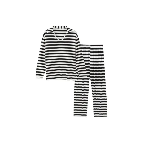 Sleeping Beauty Pajama Set Women's Image Color