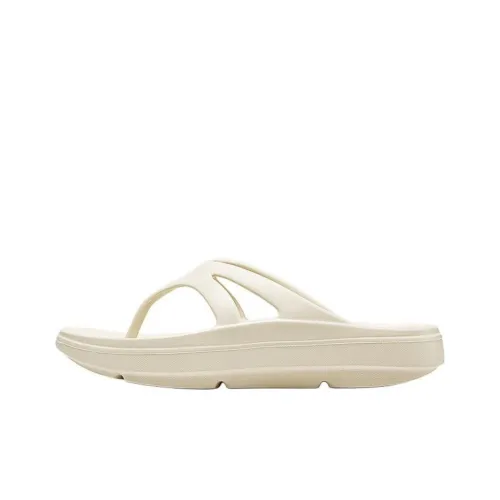 Skechers Relaxed Fit Abrasion Resistant Slip Resistant Flip Flops Men's Beige