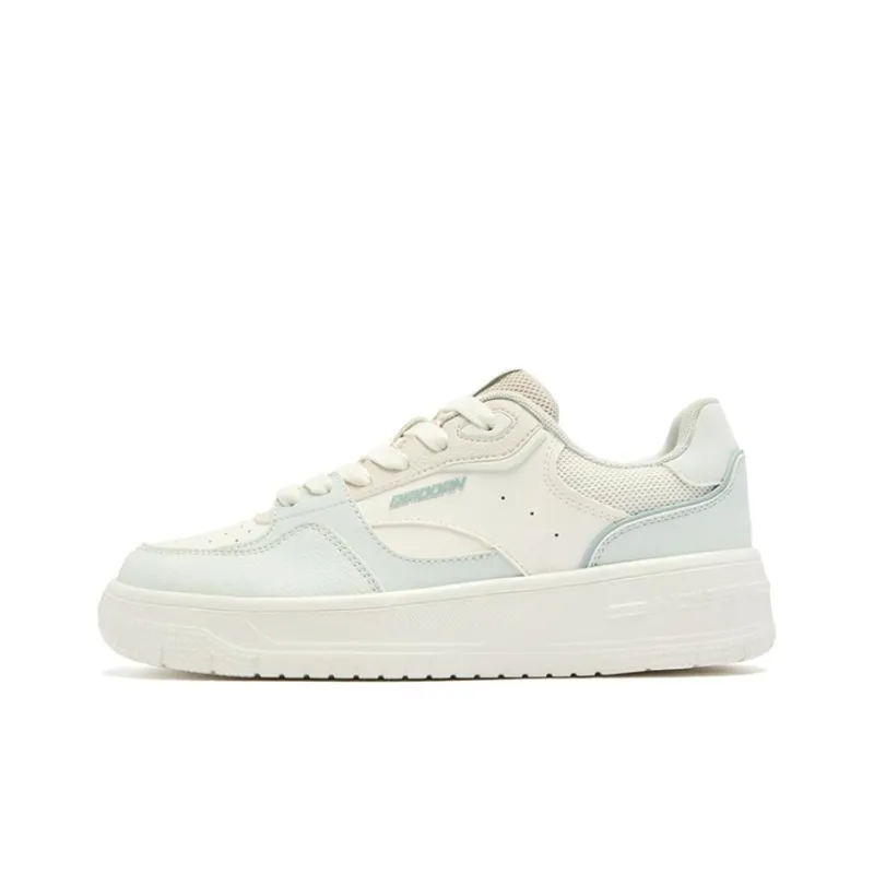 QIAODAN Anti Slip Wear Resistant Low Top Skateboard Shoes Women's White Green-0