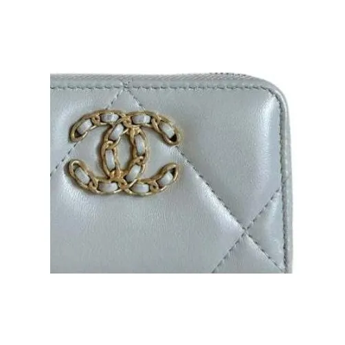 CHANEL 19 Zipped Coin Purse Light Grey AP0949-4