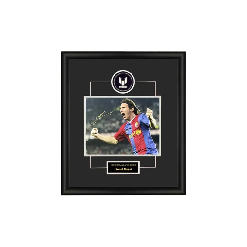 Yi Shot Barcelona Photo Includes Certificate Framed For Collecting Unisex-0