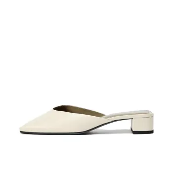 ZARA Slip Resistant Closed Toe Slippers Women's White