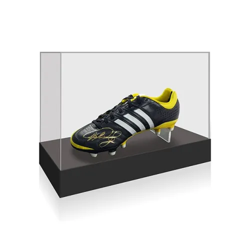 Yi Shot Soccer Shoes Includes Certificate Includes Display Case Unisex