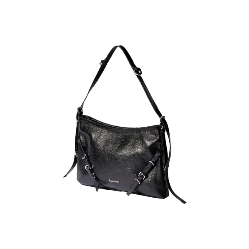 AQUASCUTUM Fine Wrinkled Cow Leather Crossbody Bag Medium Size Women's Black-1