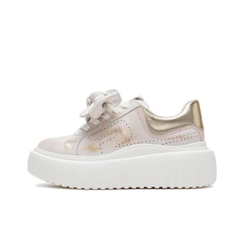Staccato Butterfly Girlish Slip Resistant Low Top Skateboard Shoes Women's Fairy Pink