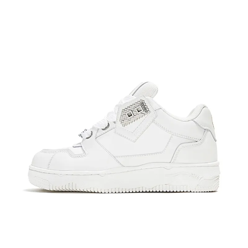 YJ x MKADC Anti-Slip And Wear-Resistant Height Increasing Low-Top Skateboard Shoes Unisex-0