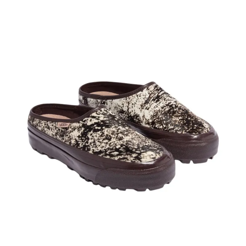 Vans PREMIUM Slip Resistant Closed Toe Slippers Unisex Dark Brown-1