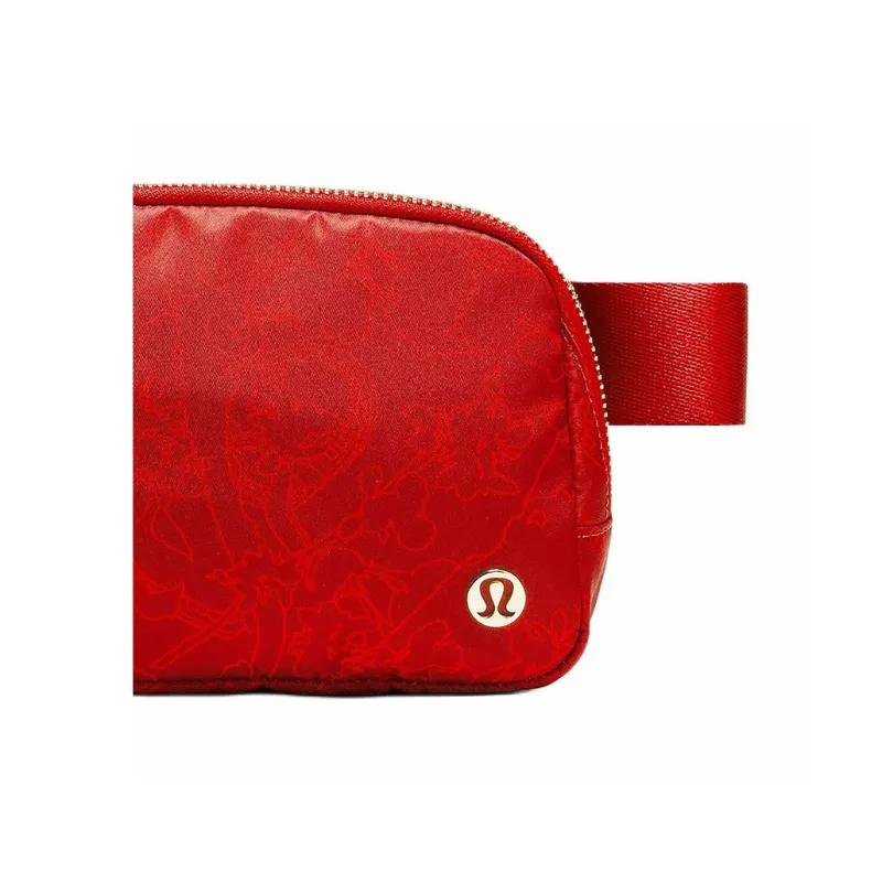 Lululemon Everywhere Polyester Fanny Pack Unisex Deep Red-4