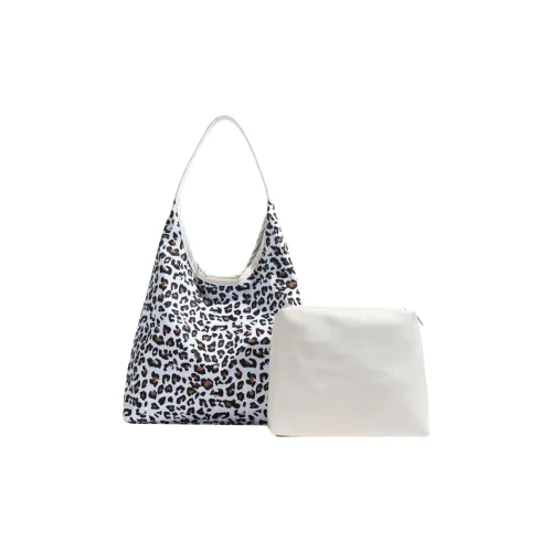 BLAKE FLEETO Fabric Shoulder Bag Regular Women's Multicolor
