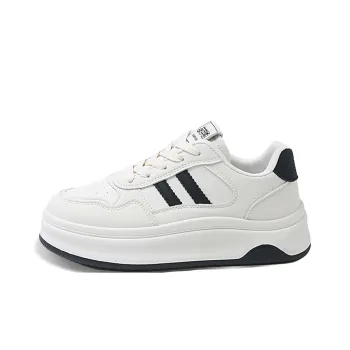 Budding Bear Low Top Skateboard Shoes Women's