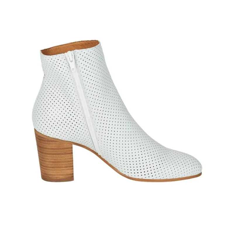 JB MARTIN Malice Ankle Boots Women's White-1